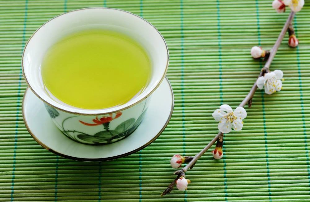 درمان بی‌ اختیاری ادرار با گیاهان دارویی و دم‌نوش‌ها